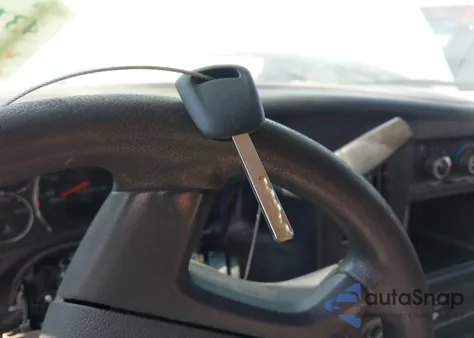 2019 Chevrolet Express 2500 Work Van z USA, uszkodzony, nr VIN 1GCWGAF13K1366785